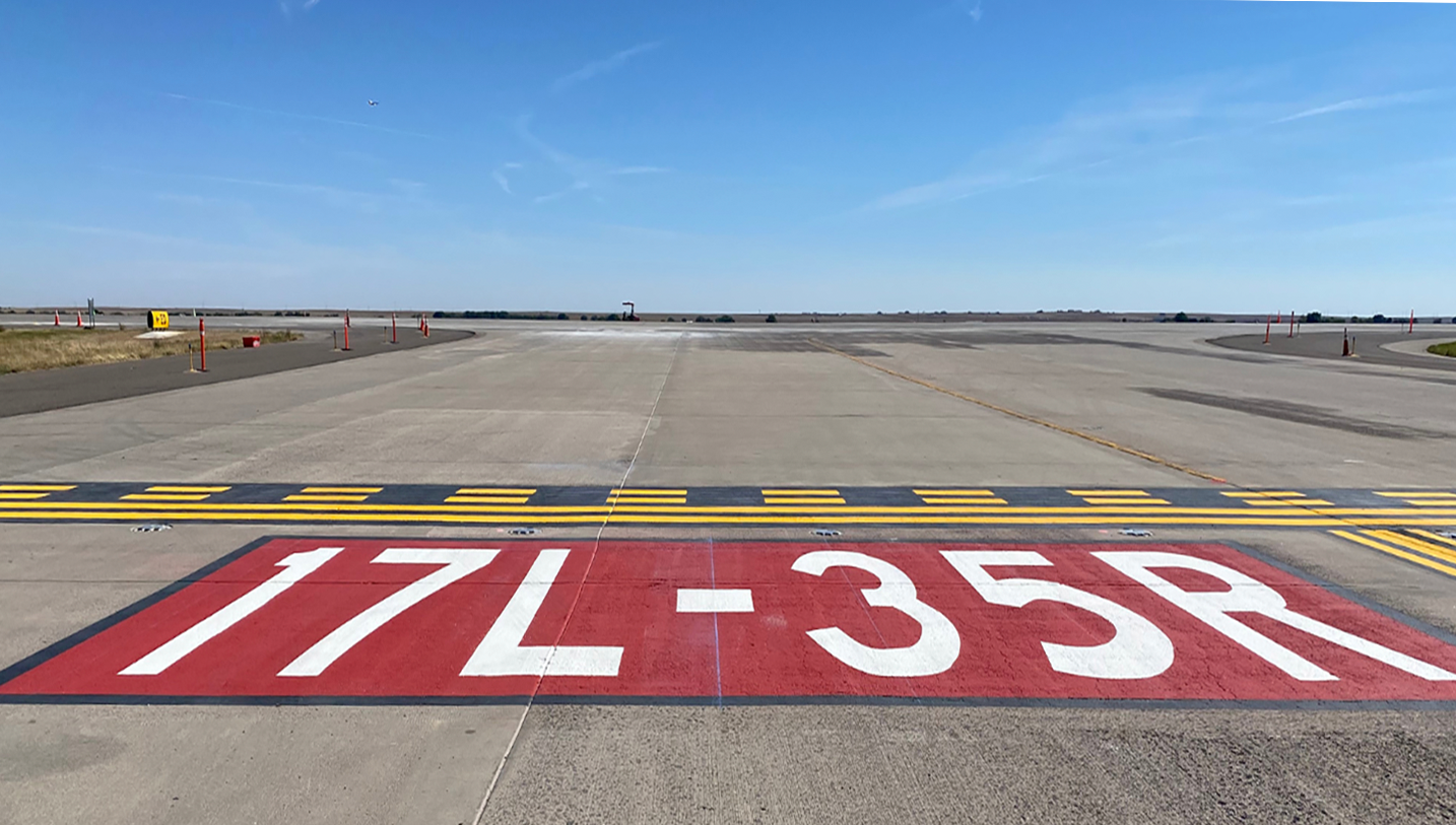 DEN Runway 17R-35L