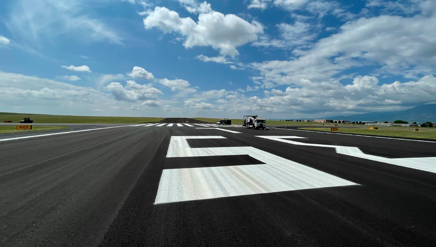 DEN Runway 17R-35L